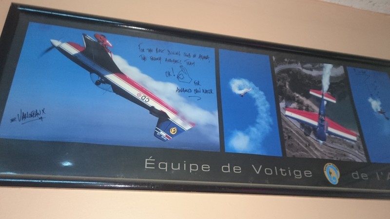 The signed photograph from Equipe de Voltige