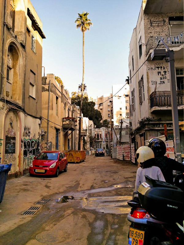 Wandering/ lost in Tel Aviv