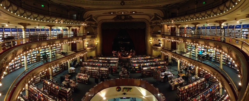 El Alteo bookstore