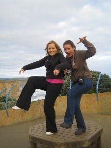 Dana and Dafne do some kung-fu!