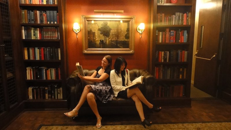 Dafne and Jenny do some reading