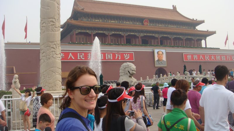 Dafne approaches the Forbidden City