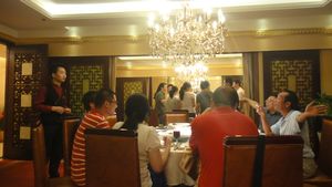 4 rooms of Chinese business dinner fun