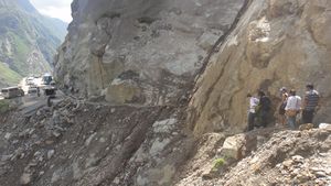 Crossing the landslide