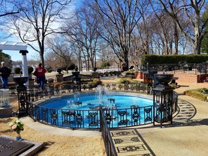 Memorial Garden Graceland 
