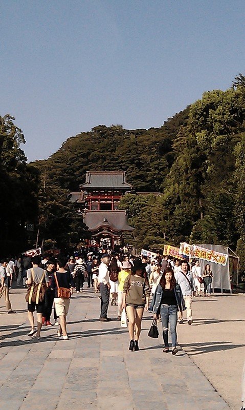 Crowds & Shinto temple