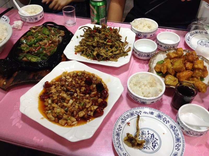 Links die rundvlees teppan, boven soort van mushrooms, onder Kung Pow chicken en rechts aardappels met honing (superlekker)