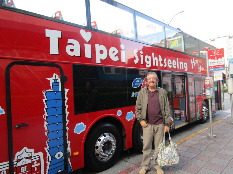 S and Taipei HOHO bus