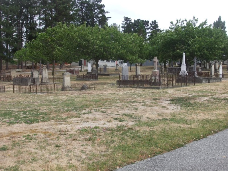 Cromwell graveyard
