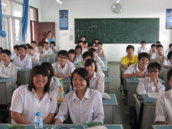 HAINAN  OVERSEAS MIDDLE SCHOOL STUDENTS