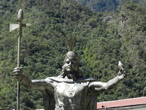 Statue in Aguas Caliente