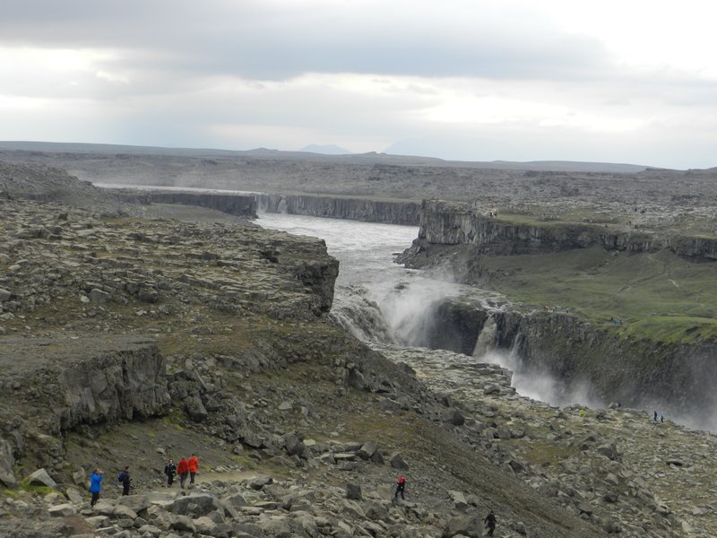 Hike Down to Detifoss