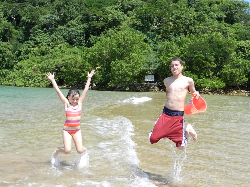 Jumping Isla Taboga