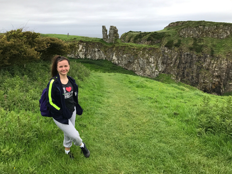 Hike from Dunsverick Castle to Giant's Causeway