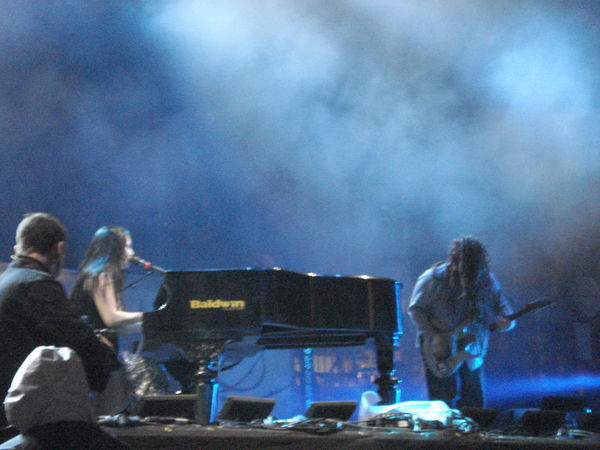 Evanescence Playing "Lithium"