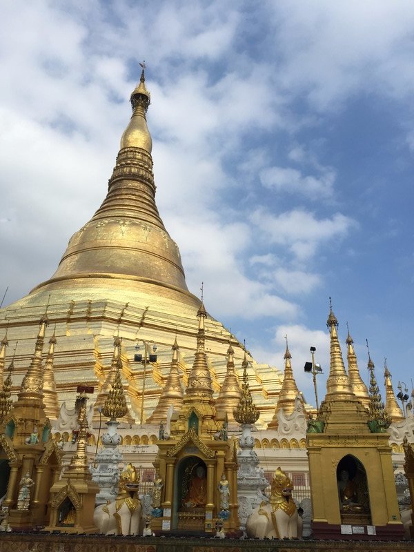 Another view of Shwedagon Pagoda