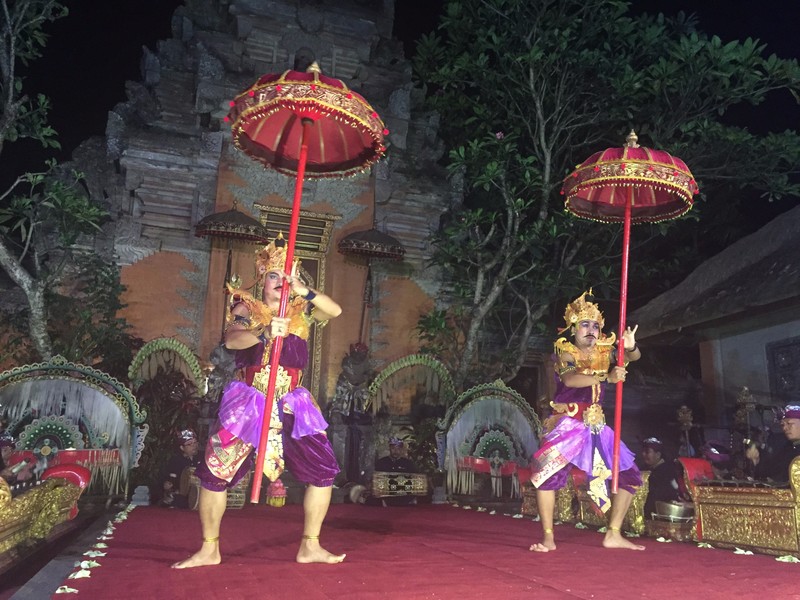 Traditional Balinese dancers