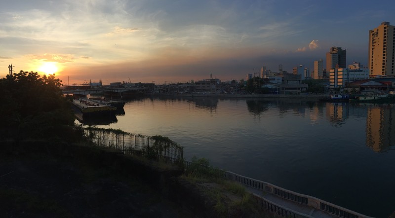 Sun set over the river in Manila