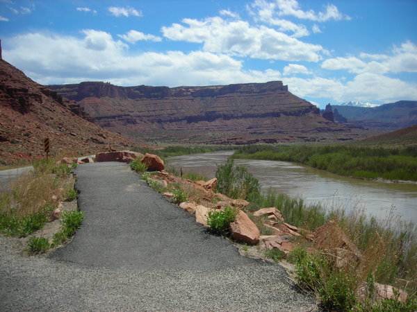 The scenic drive along UT 128 into Moab