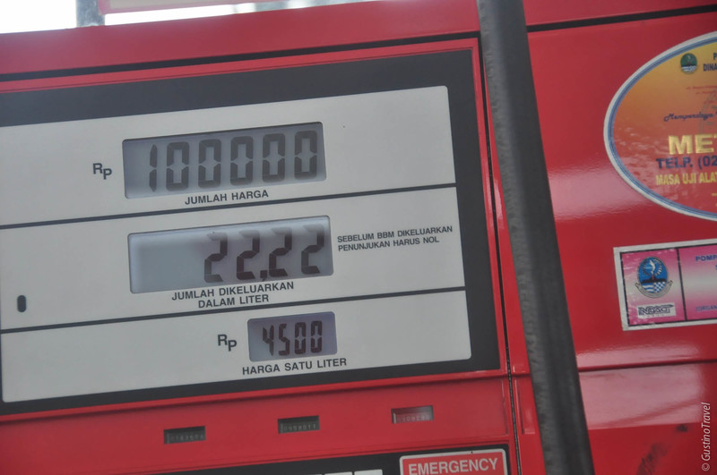 Petrol price per littre Rp4500