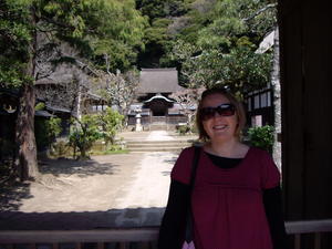 Engaku-Ji temple, me in frnt of the private gardens and temple