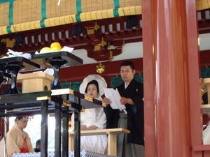 A wedding at Tsurugaoka Hachiman Temple