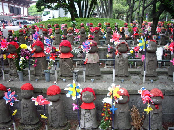 Jizobosatsu statues, the protectors of the soul of stillborn children