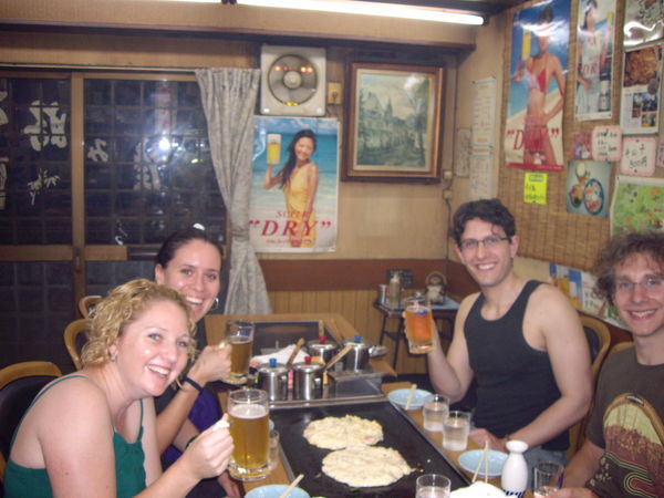 Having yummy Okonomiyaki with some new friends