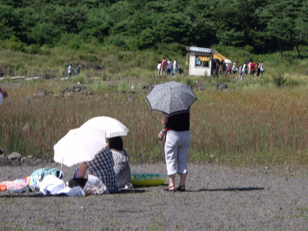 Relaxing on the Lake Japanese style!!!