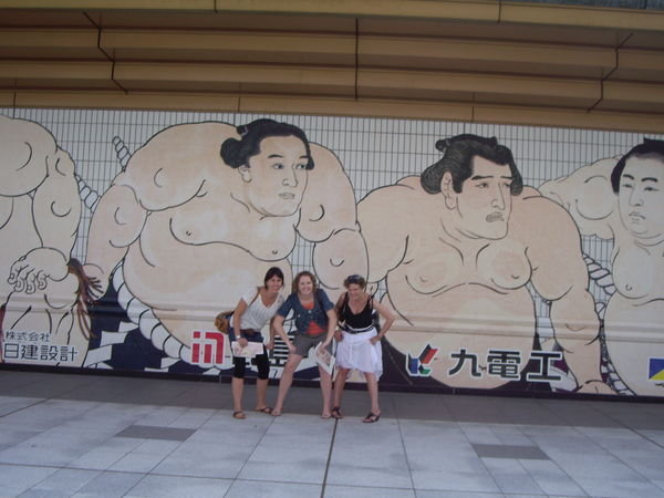 Cate, me and Daria trying to do our best Sumo impression