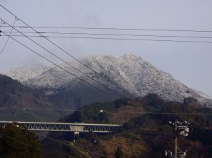 Snow on the mountains where I live In Asabata