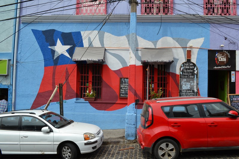 Patriotic street art in Valparaiso