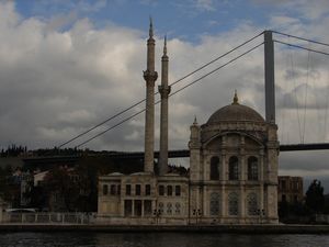 Istanbul (114)Boat trip on the Bosphorus, Bogazici Bridge and Mosque