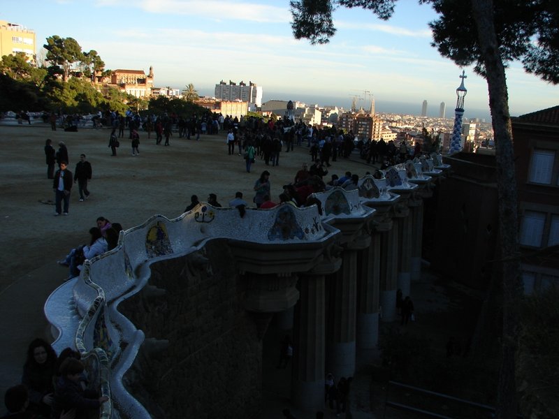 Barcelona 1 (031) Parc Guell, Main Terrence with a Mosaic bench in the shape of a Sea Serpant