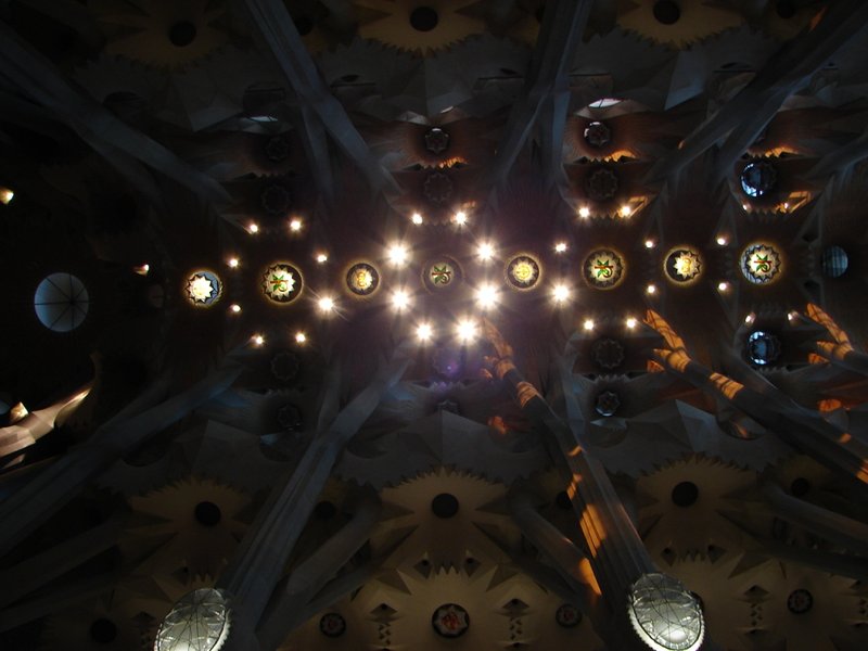 Barcelona 2 (076) Sagrada Familia, looking up