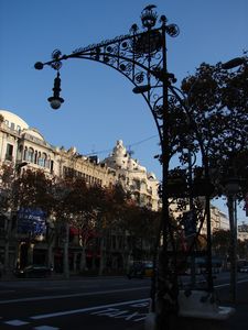 Barcelona 2 (006) Lamp post and Casa Mila