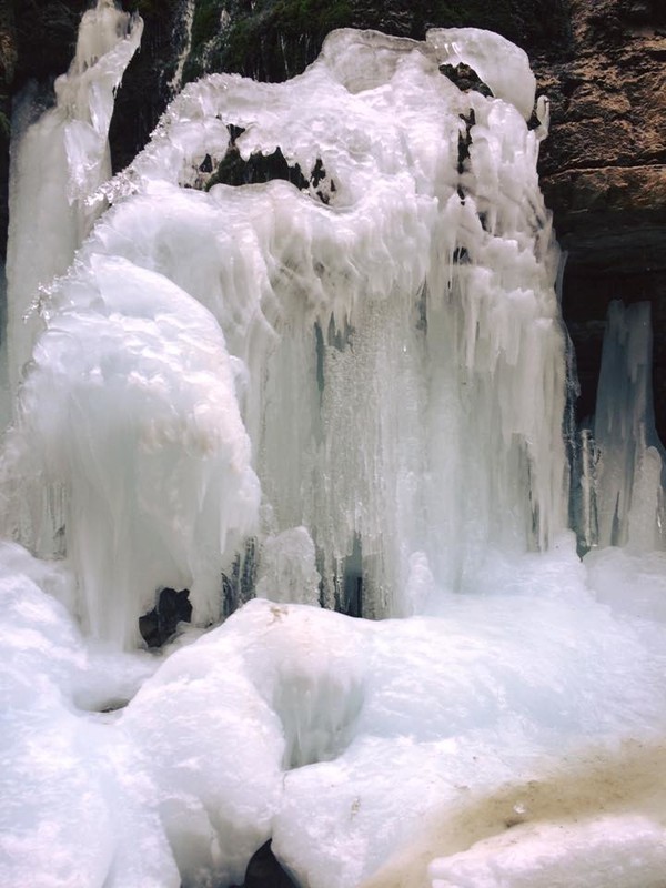 The smaller ice wall within Maligne Canyon