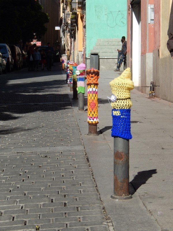 Street yarns, or cozy in Madrid