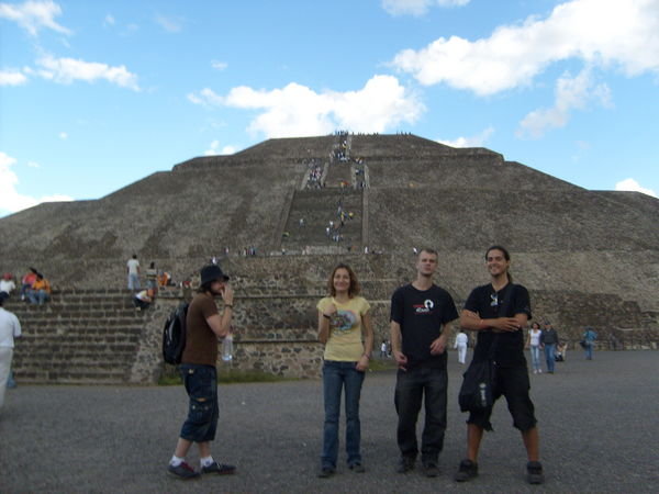 me n some coolkids in front of a thing in front of a pyramid