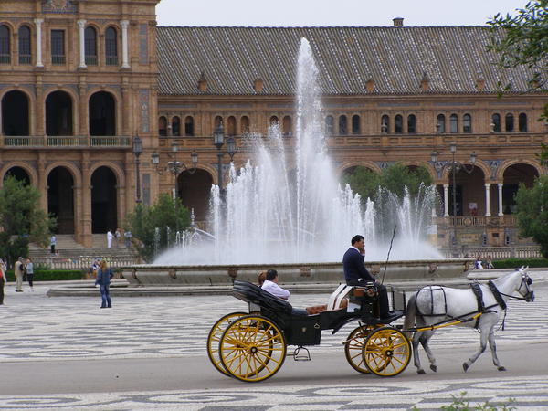 Parading around the fountain, Plaza de Espana