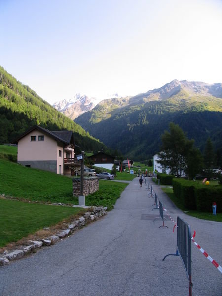 The road into the checkpoint at Trient