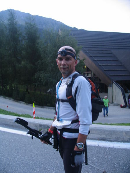 A quick pose for the camera at the checkpoint at Courmayeur  - 77km down - 86km to go!