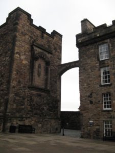 Edinburgh castle-Entrance to Main square