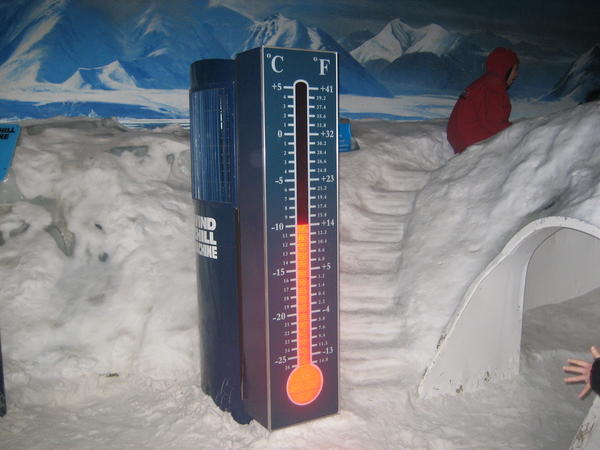 Temperature in  the Anarctic storm simulator 