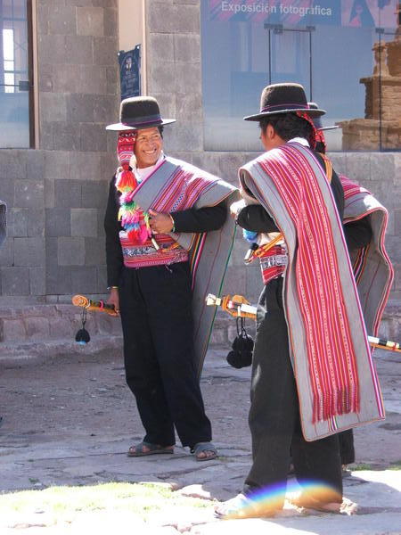 Taquile: Men in traditional dress
