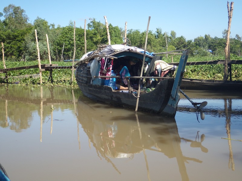 Small Boat house Chau Doc River 