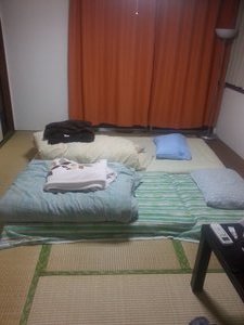 chambre traditionnelle : tatamis et couvertures