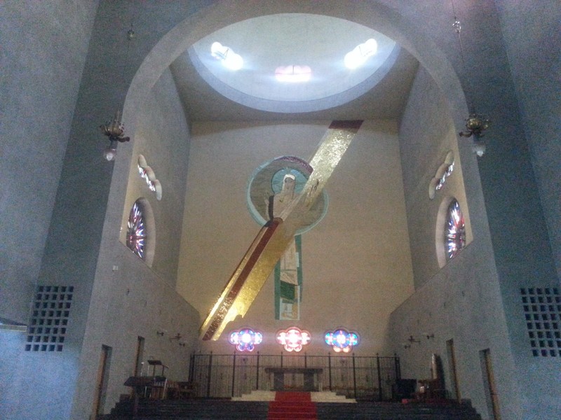 Intérieur Memorial Cathedral for World Peace 1