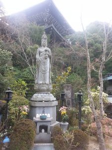 Statue temple, Miyajima 7