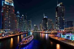 Searching for the Best Dhow Cruise in Dubai Marina 